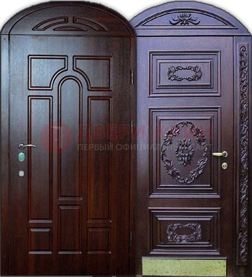 Стильная железная арочная дверь с декоративным элементом ДА-24 в Электрогорске