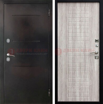 Черная железная дверь с порошковым покрытием и филенчатой МДФ ДП-221 в Электрогорске