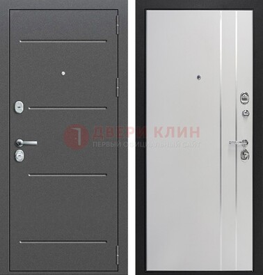 Серая железная дверь с порошковым напылением и МДФ с молдингами ДП-264 в Электрогорске