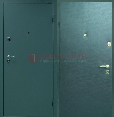 Зеленая стальная дверь с порошковым покрытием ДП-93 в Электрогорске