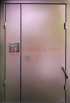 Коричневая стальная дверь в подъезд ДПД-1 в Электрогорске
