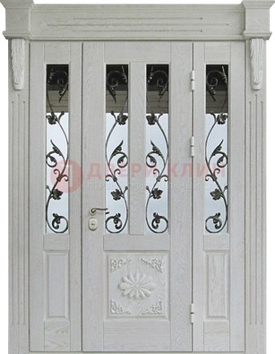 Входная парадная дверь со стеклом и ковкой в белом цвете ДПР-93 в Электрогорске