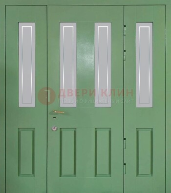 Зеленая металлическая дверь со стеклом ДС-26 в Электрогорске