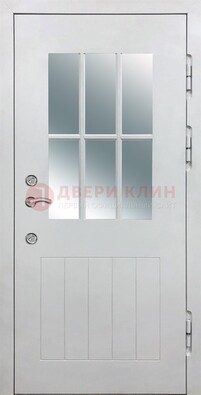 Белая уличная дверь со стеклом ДС-30 в Электрогорске