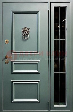 Зелёная металлическая дверь со стеклом ДС-65 в Электрогорске