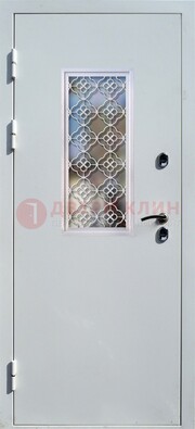 Серая металлическая дверь со стеклом и ковкой ДС-75 в Электрогорске