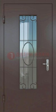 Коричневая наружная железная дверь со стеклом и ковкой ДСК-100 в Электрогорске