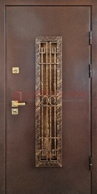 Металлическая дверь с порошковым напылением со стеклом и ковкой ДСК-110 в Электрогорске