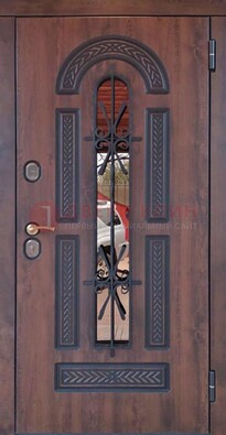 Железная дверь со стеклом и ковкой и узором ДСК-150 в Пензе