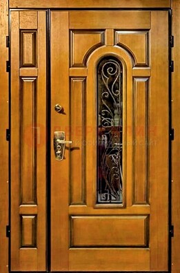 Распашная металлическая дверь со стеклом и ковкой для дома ДСК-152 в Мурино