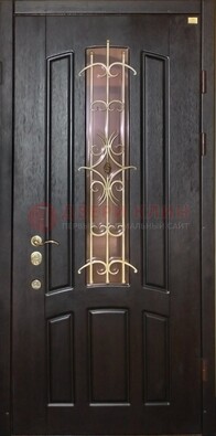 Металлическая дверь со стеклом и ковкой ДСК-79 для загородного дома в Электрогорске