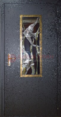 Металлическая дверь со стеклом и ковкой ДСК-82 для крыльца в Электрогорске