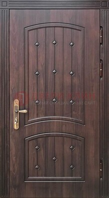Коричневая уличная дверь с виноритом для дома ДВТ-235 в Электрогорске