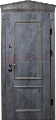 Серая железная уличная дверь с виноритом ДВТ-60 в Курске